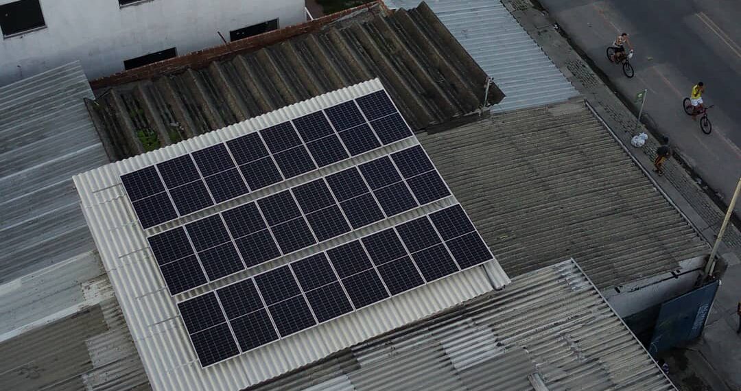 painéis de energia solar em imóvel de Pernambuco tem vantagens e algumas desvantagens