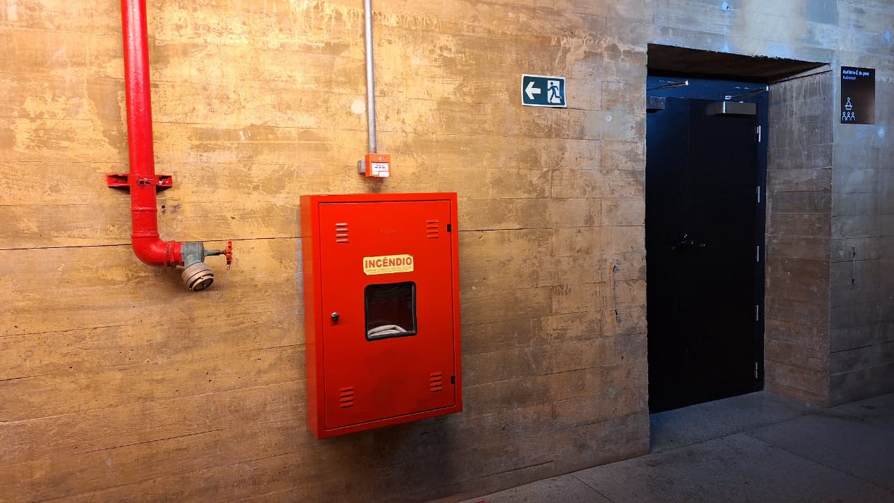 hidrante, bombeiro civil